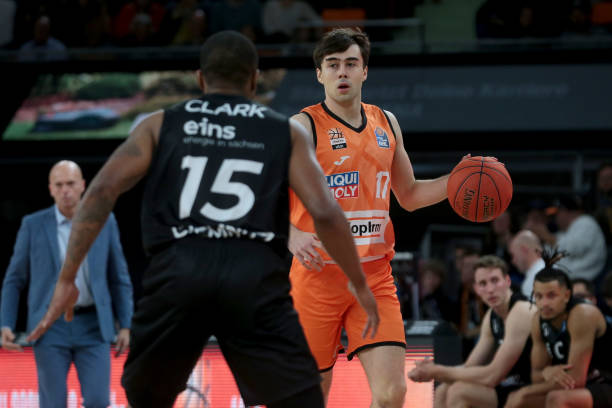 使联赛竞争 使联赛竞争