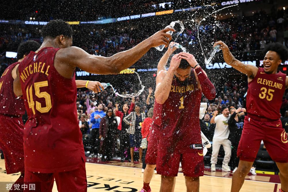 这使得他们 这使得他们