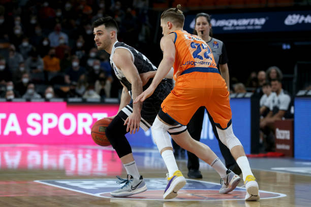 轻球员难以 轻球员难以