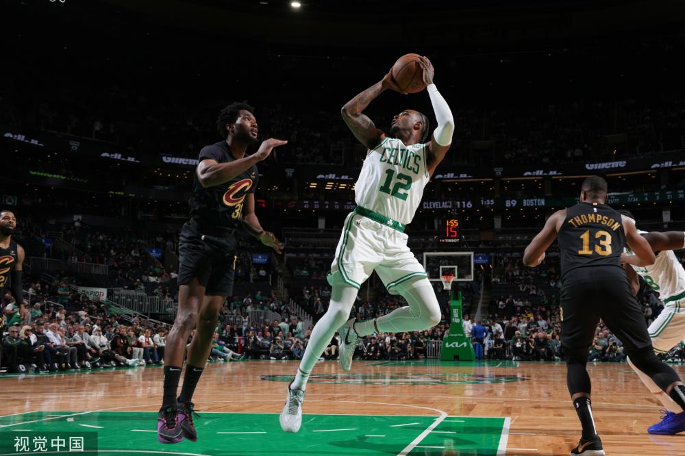 通过一系列 通过一系列