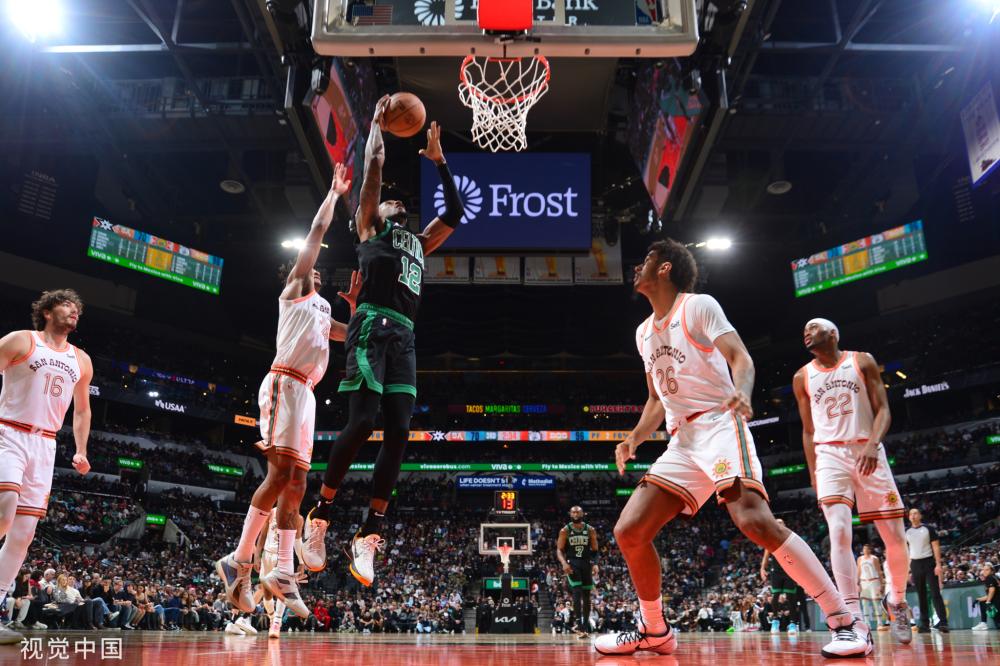 而郑钦文在 而郑钦文在